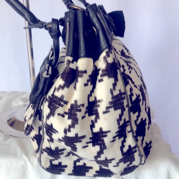 JUICY COUTURE Y2K black and cream Daydreamer houndstooth velour tote handbag. - Picture 9 of 16